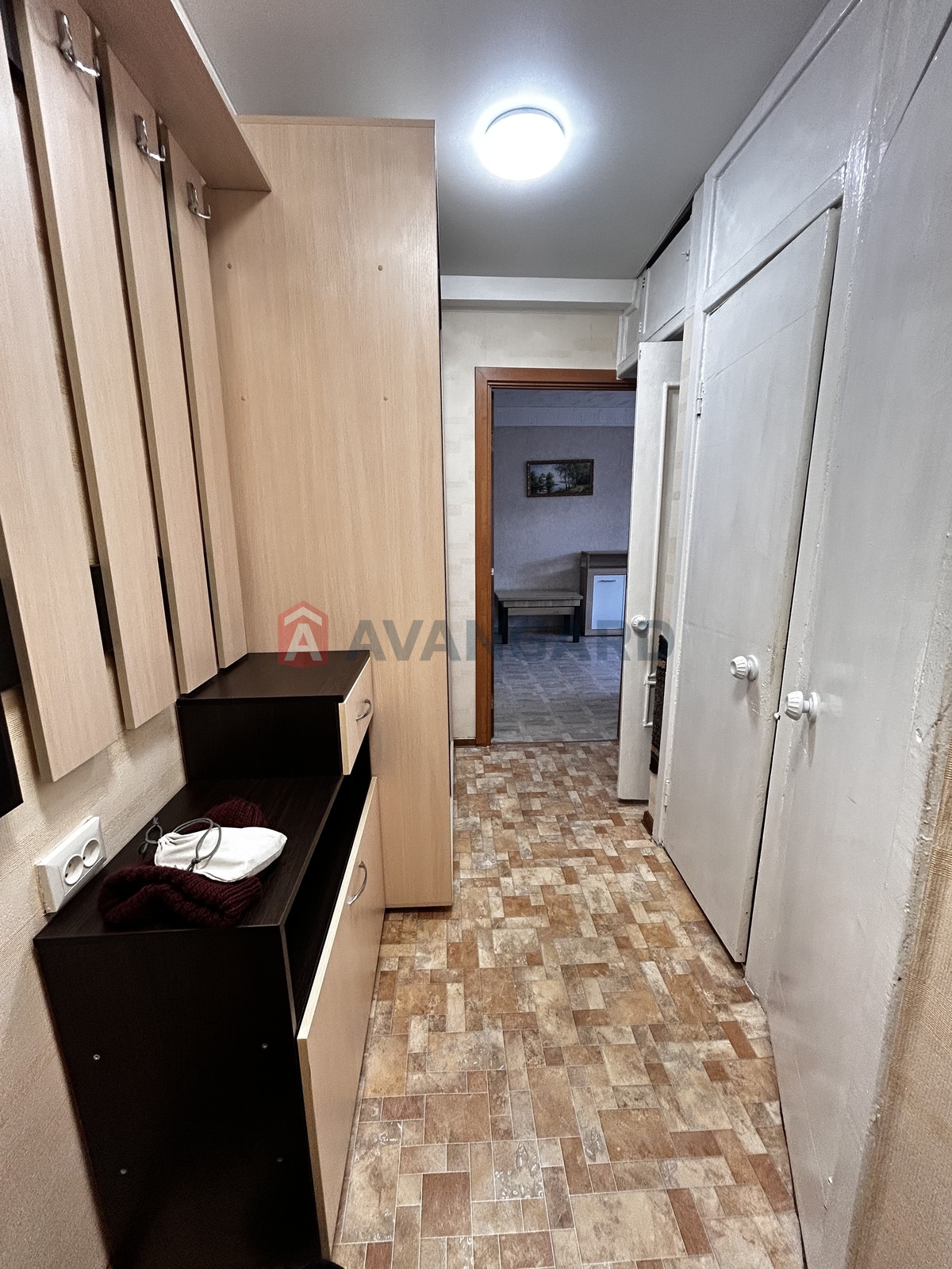 2 ��. ��������, 42,71/27,5/6,7 ��. �., 4/6 ������ ���� 3