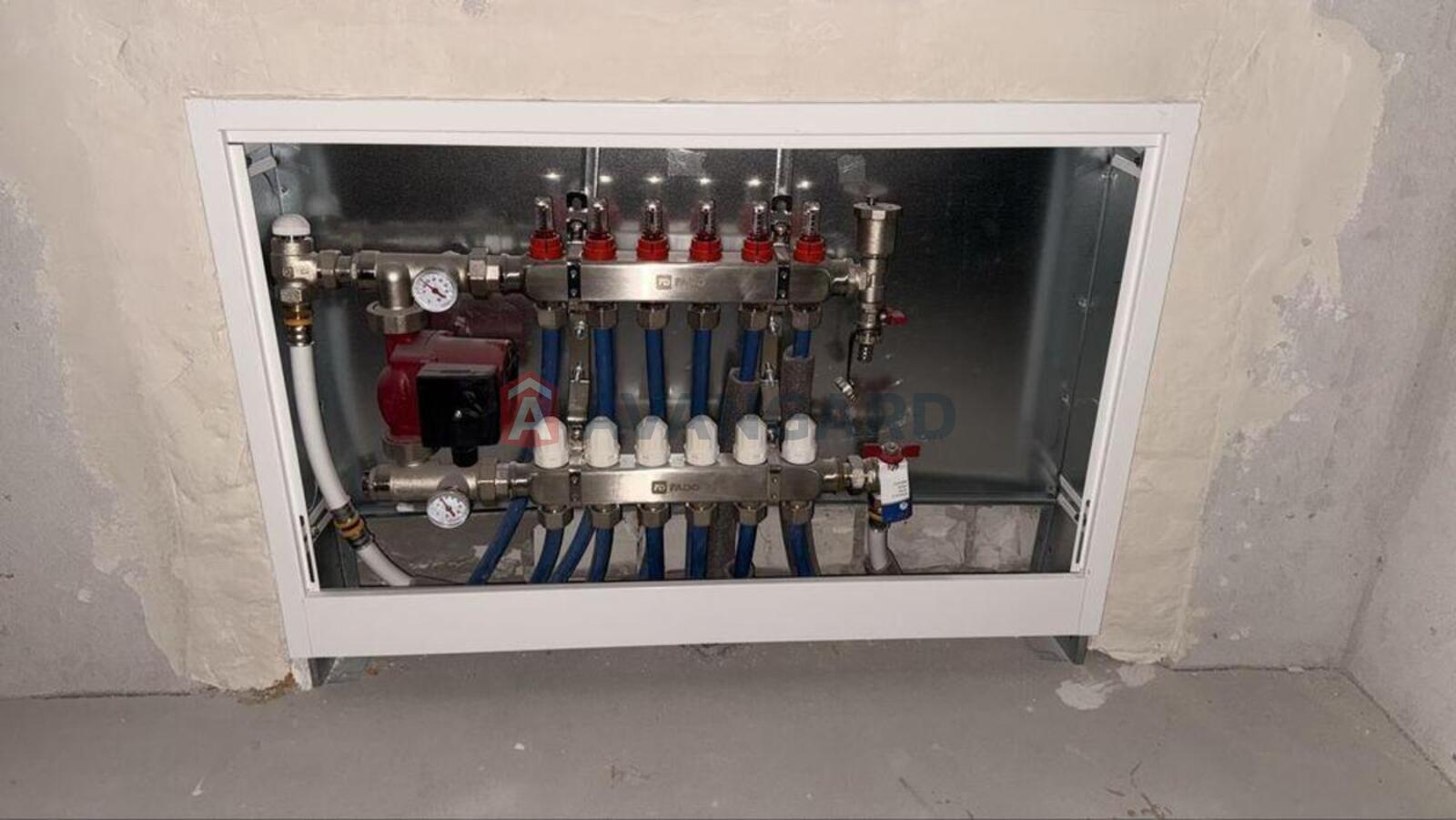 1 ��. ��������, 40/-/14 ��. �., 5/10 ������ ���� 8