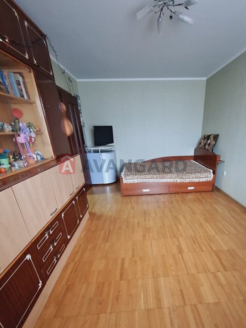 1 ��. ��������, 40/17/9 ��. �., 1/5 ������ ���� 4