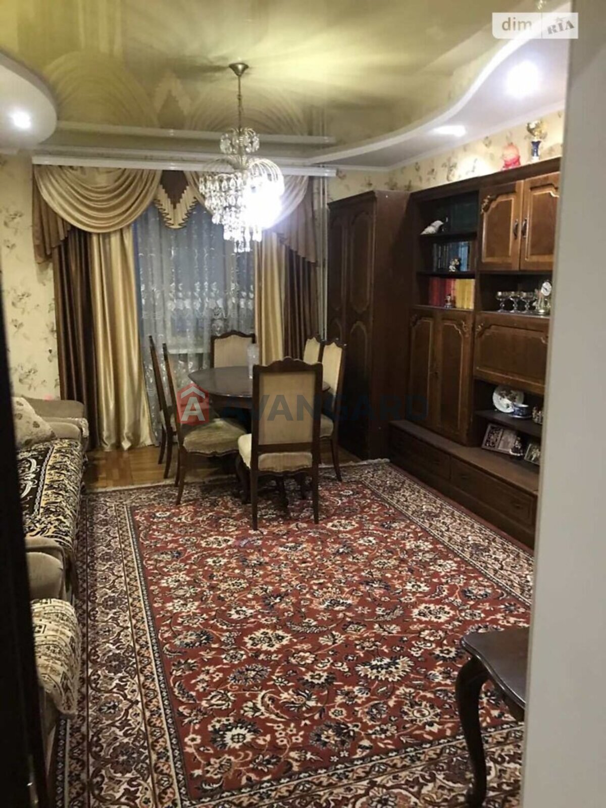 2 ��. ��������, 52/32/8 ��. �., 4/5 ������ ���� 11