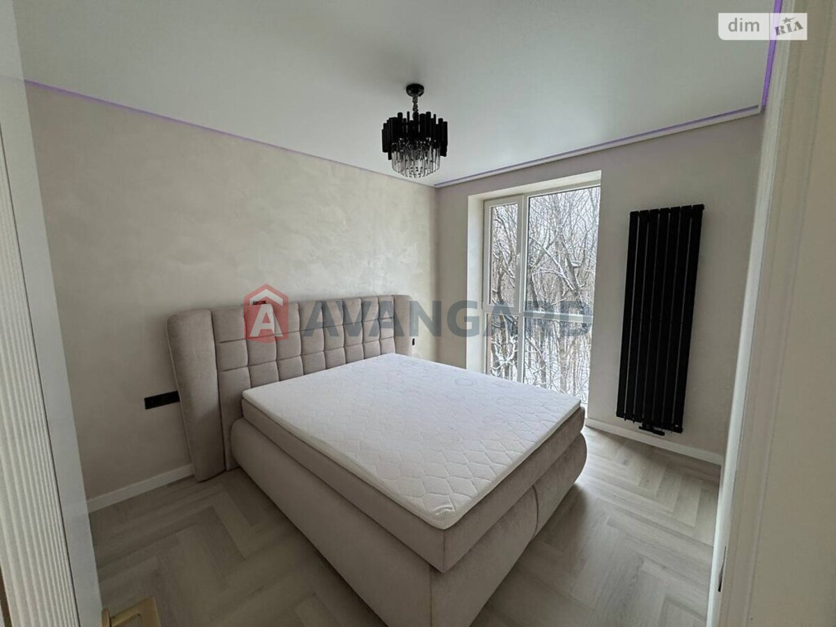 1 ����. ��������, 46/-/- ��. �., 7/10 ���� ���� 16