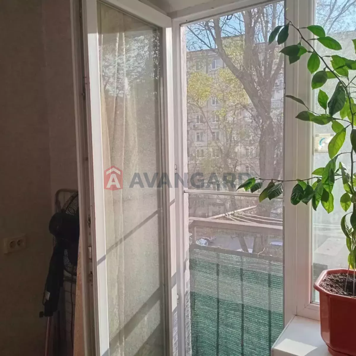 1 ����. ��������, 23/-/4 ��. �., 4/9 ���� ���� 14