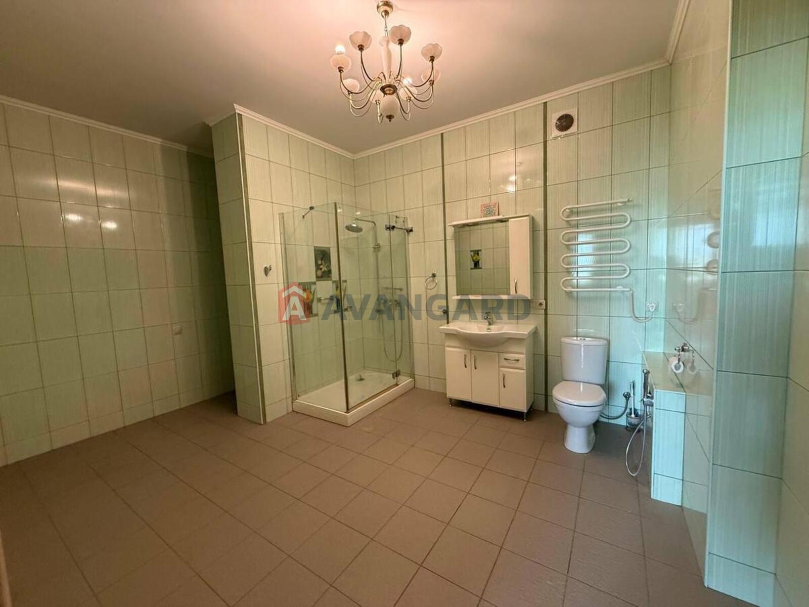 3 ��. ��������, 132/68/14 ��. �., 10/25 ������ ���� 8