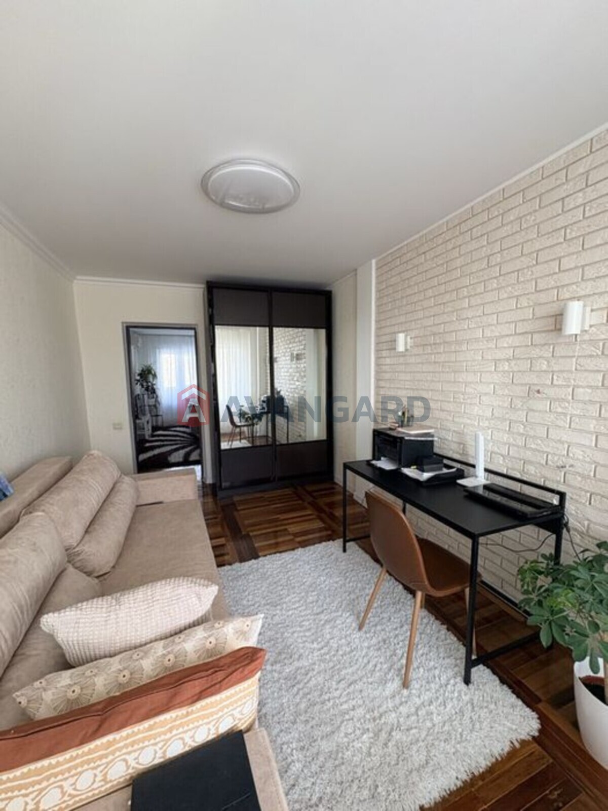 3 ��. ��������, 67/-/8 ��. �., 5/9 ������ ���� 13