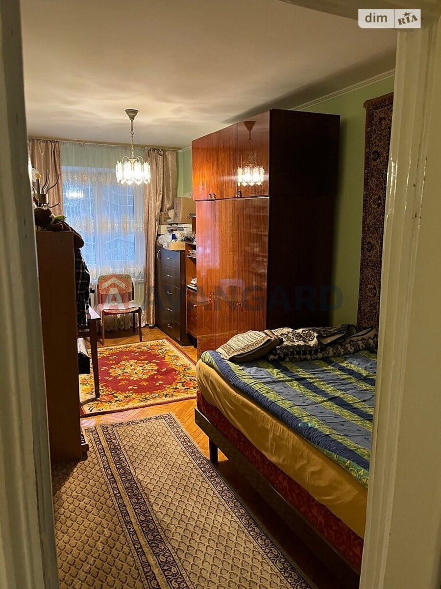 3 ��. ��������, 67/44/6 ��. �., 1/5 ������ ���� 3