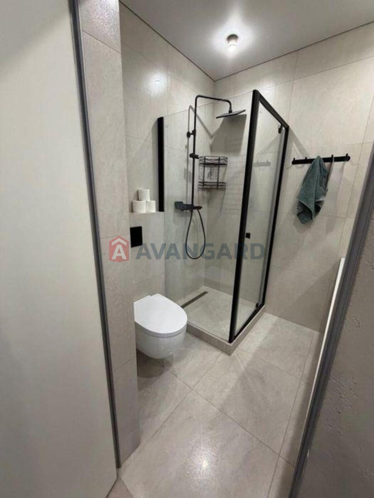 3 ��. ��������, 108/-/15 ��. �., 9/10 ������ ���� 9