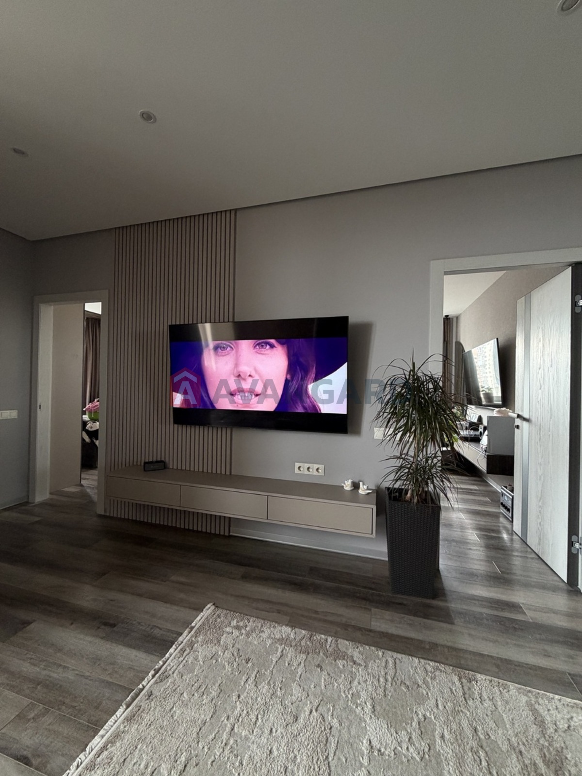 2 ��. ��������, 67/51/11 ��. �., 11/26 ������ ���� 14