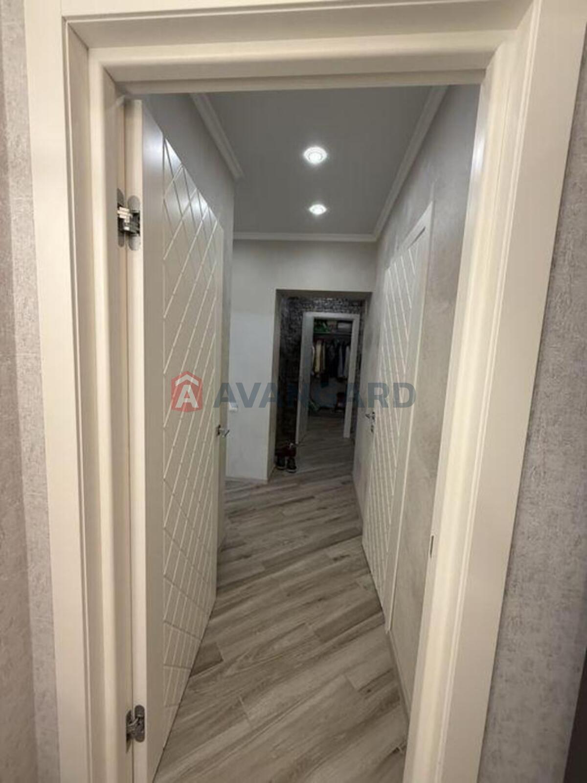 2 ��. ��������, 68/-/18 ��. �., 4/8 ������ ���� 8