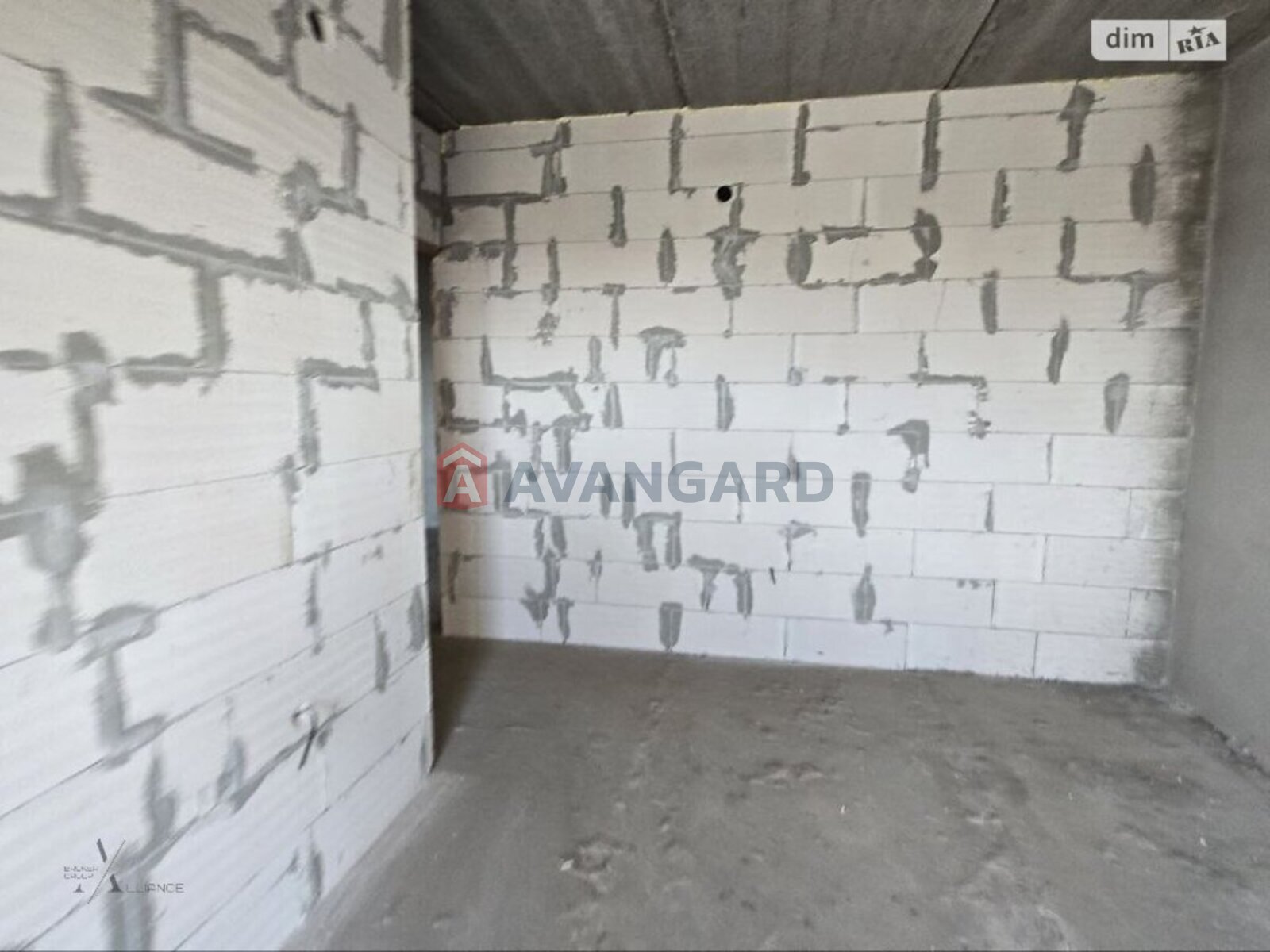 3 ��. ��������, 83/47/17 ��. �., 8/10 ������ ���� 24