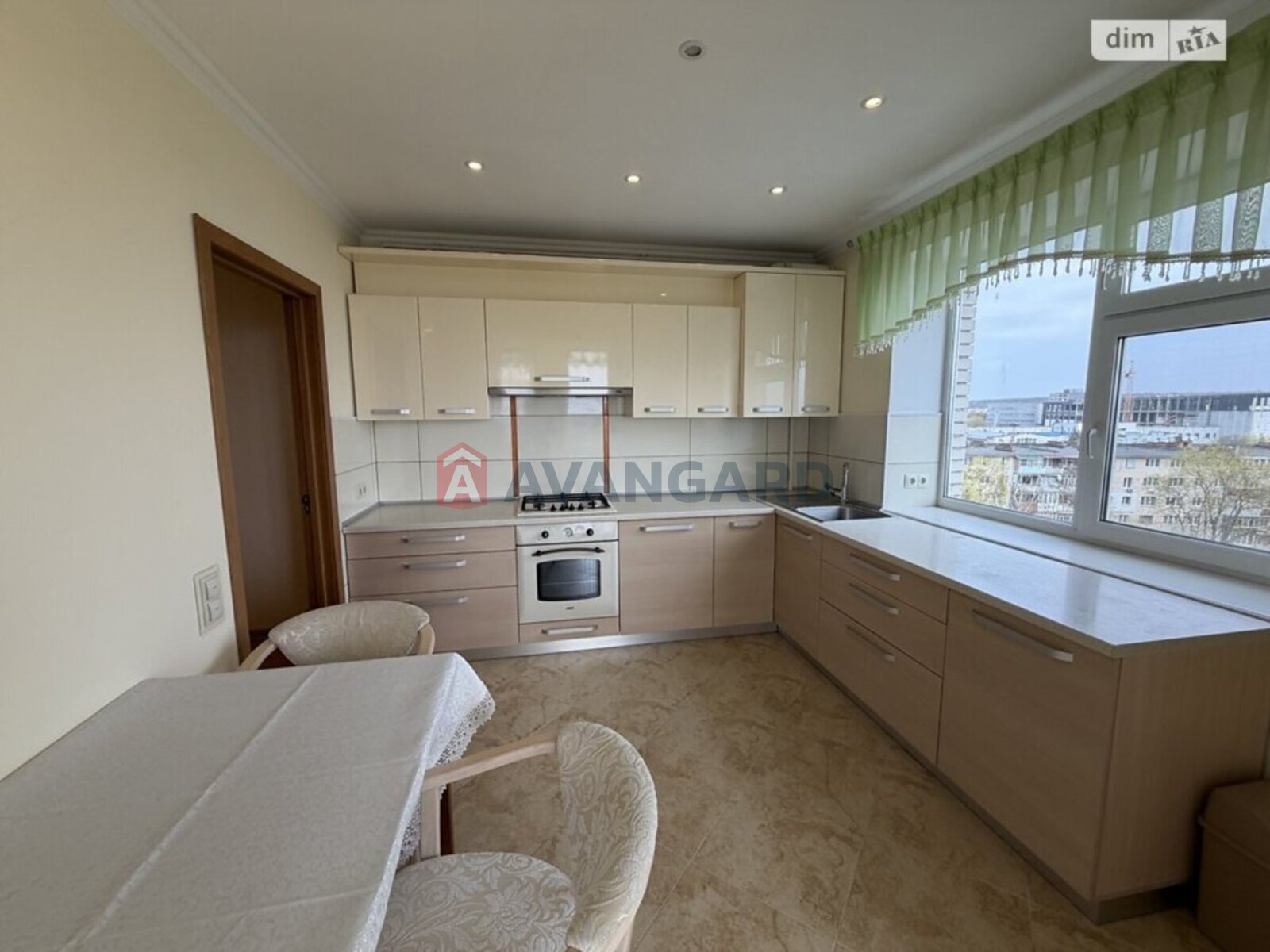 3 ��. ��������, 108/55/10 ��. �., 9/10 ������ ���� 3