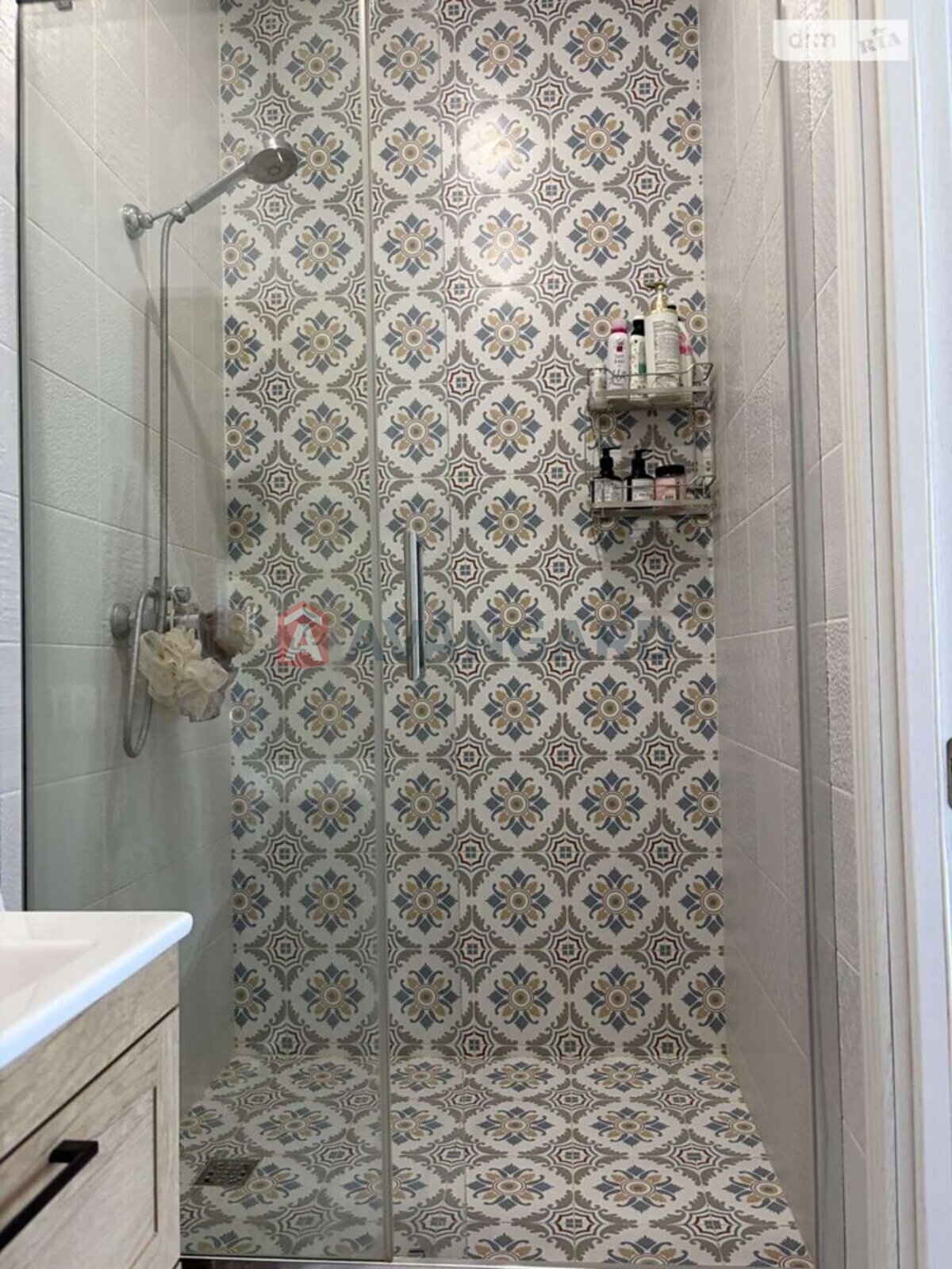 3 ��. ��������, 90/-/- ��. �., 8/8 ������ ���� 19