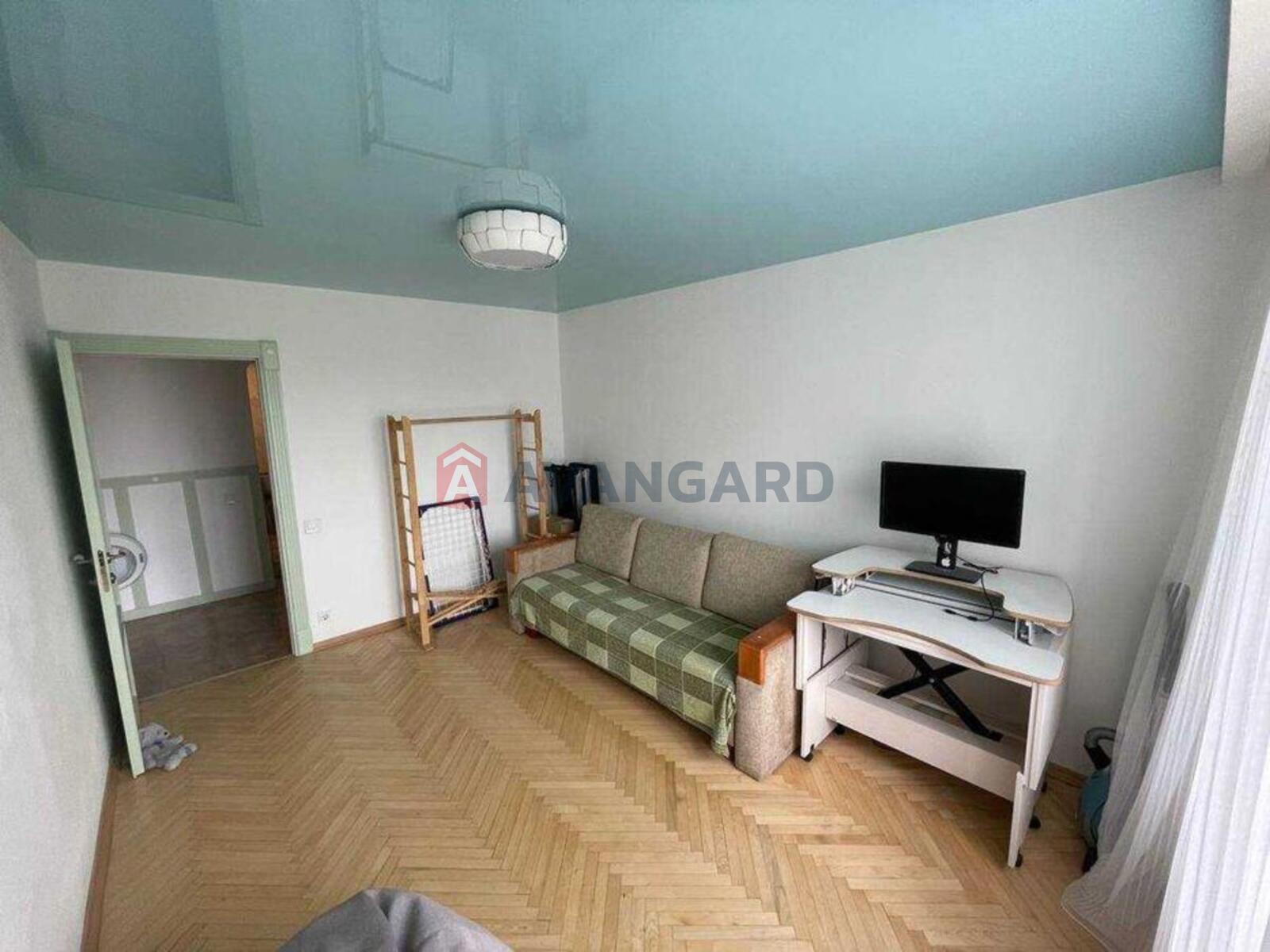 2 ��. ��������, 45/-/15 ��. �., 8/9 ������ ���� 4