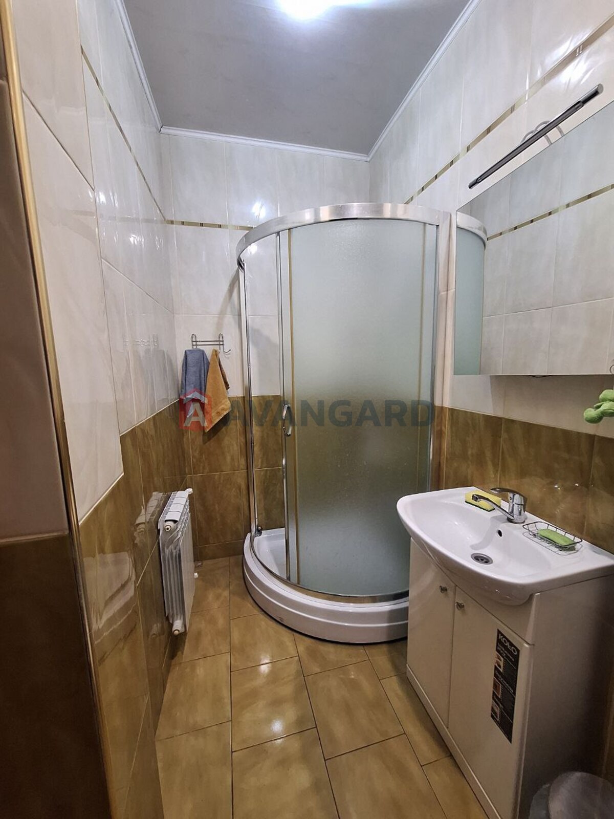 3 ����. ��������, 58,1/39,6/6,7 ��. �., 1/4 ���� ���� 5