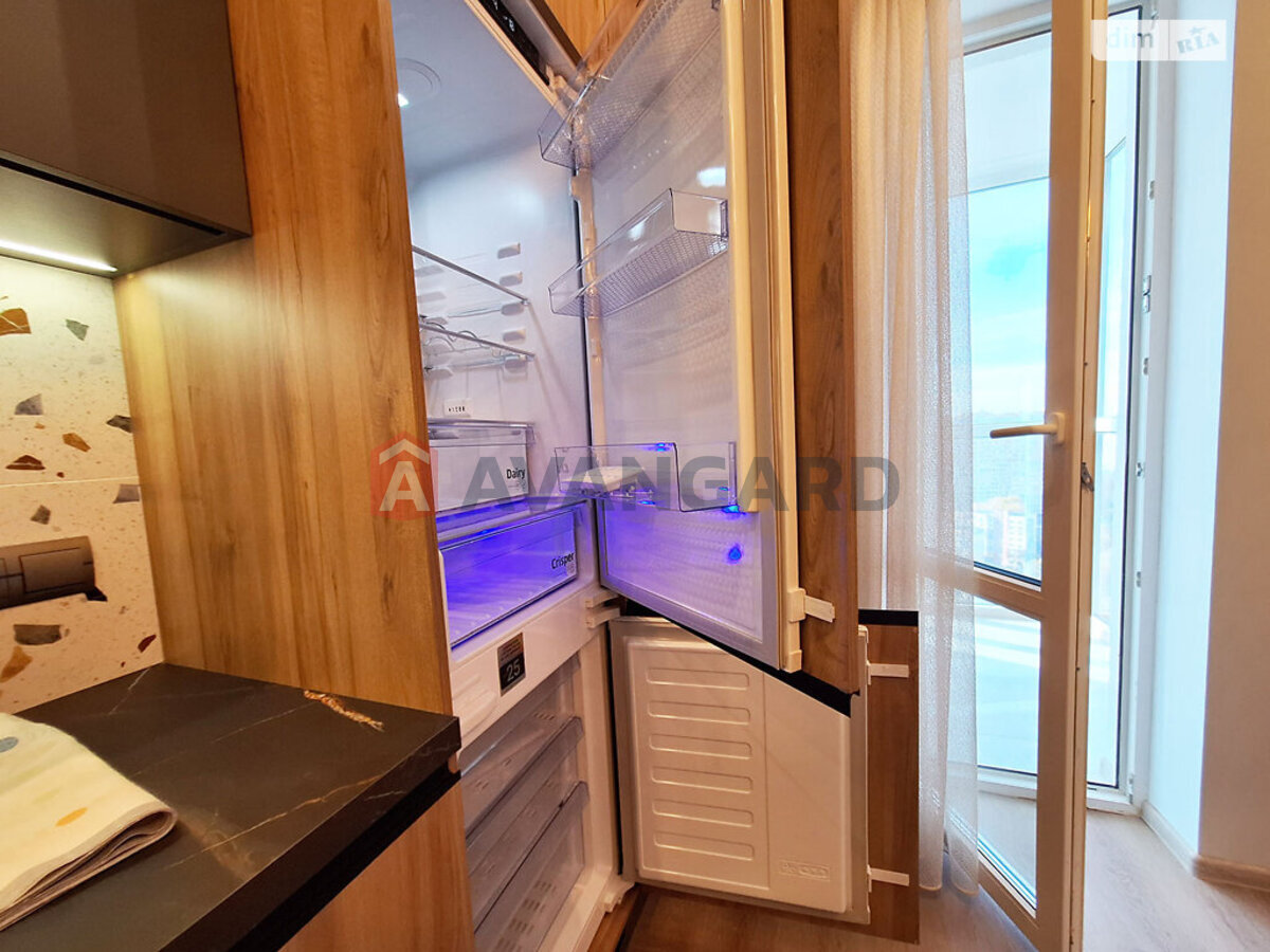 1 ��. ��������, 34/-/- ��. �., 23/25 ������ ���� 8