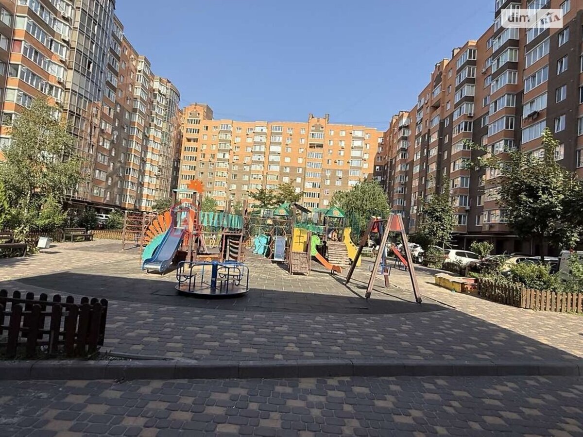 2 ��. ��������, 64/34/18 ��. �., 9/12 ������ ���� 1