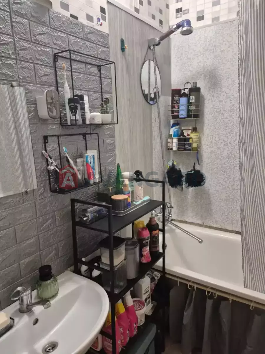 3 ����. ��������, 60/37/12 ��. �., 2/2 ���� ���� 9