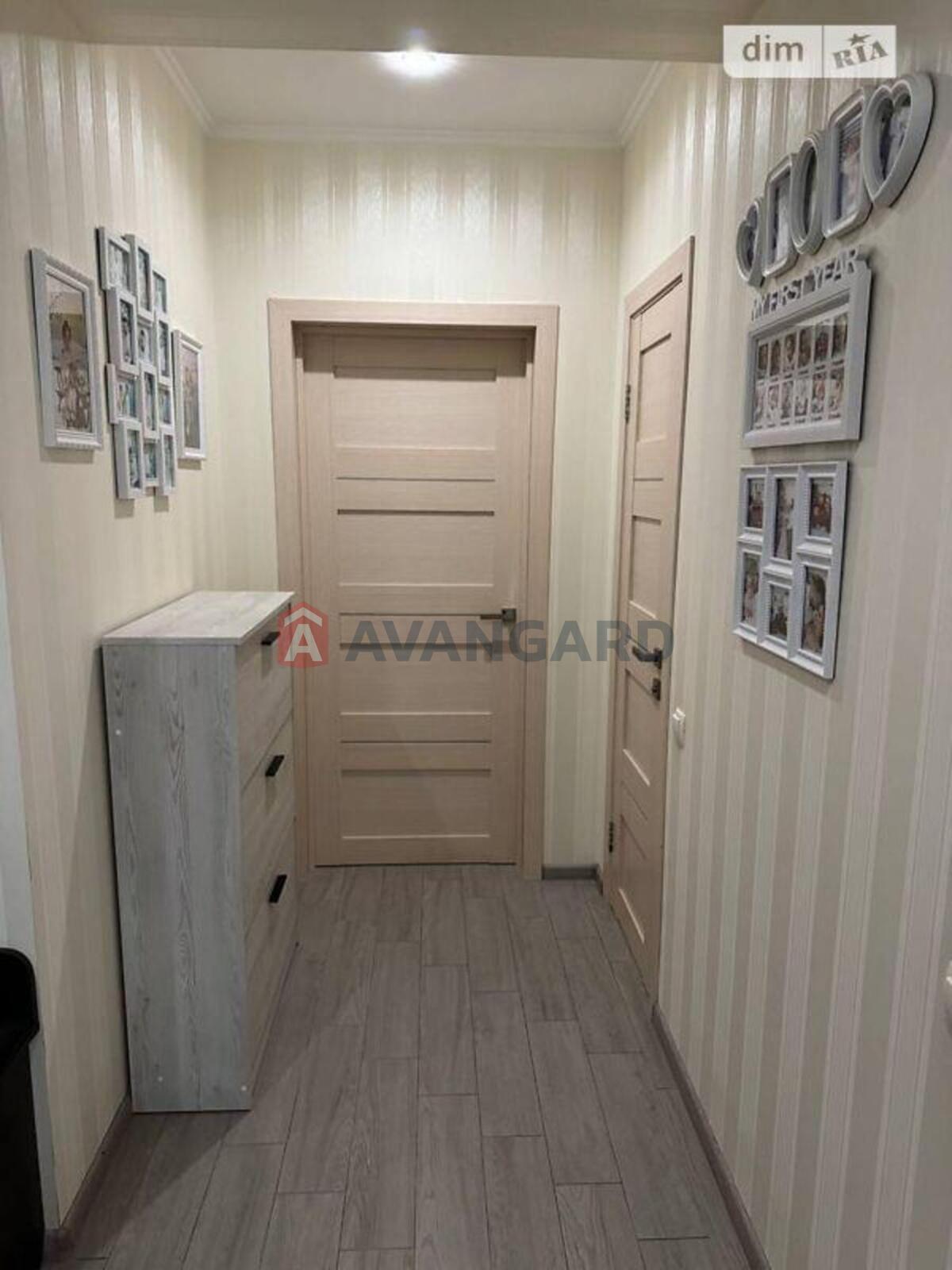 2 ����. ��������, 62/32/16 ��. �., 11/11 ���� ���� 19