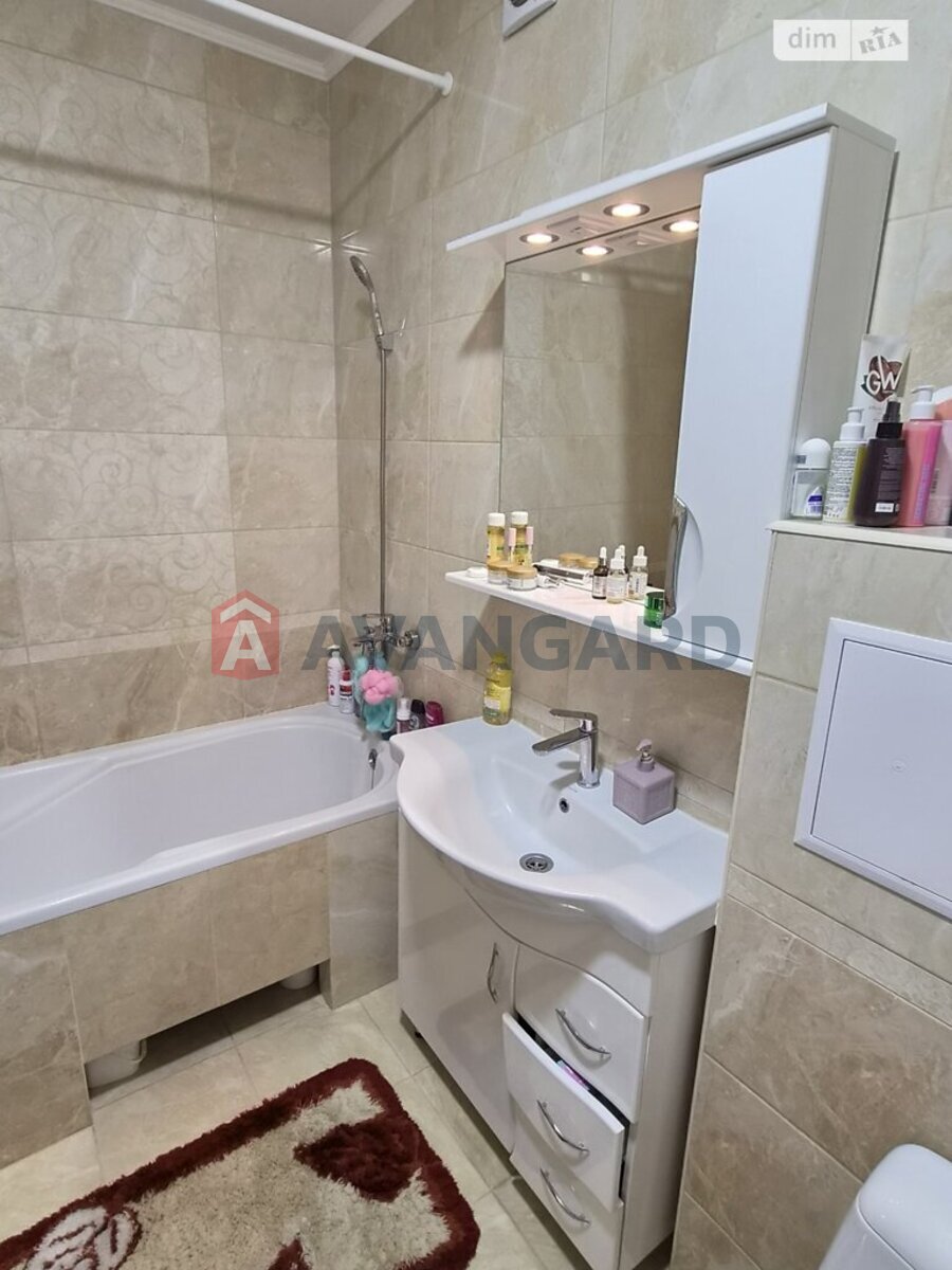 2 ��. ��������, 92/60/20 ��. �., 3/9 ������ ���� 19