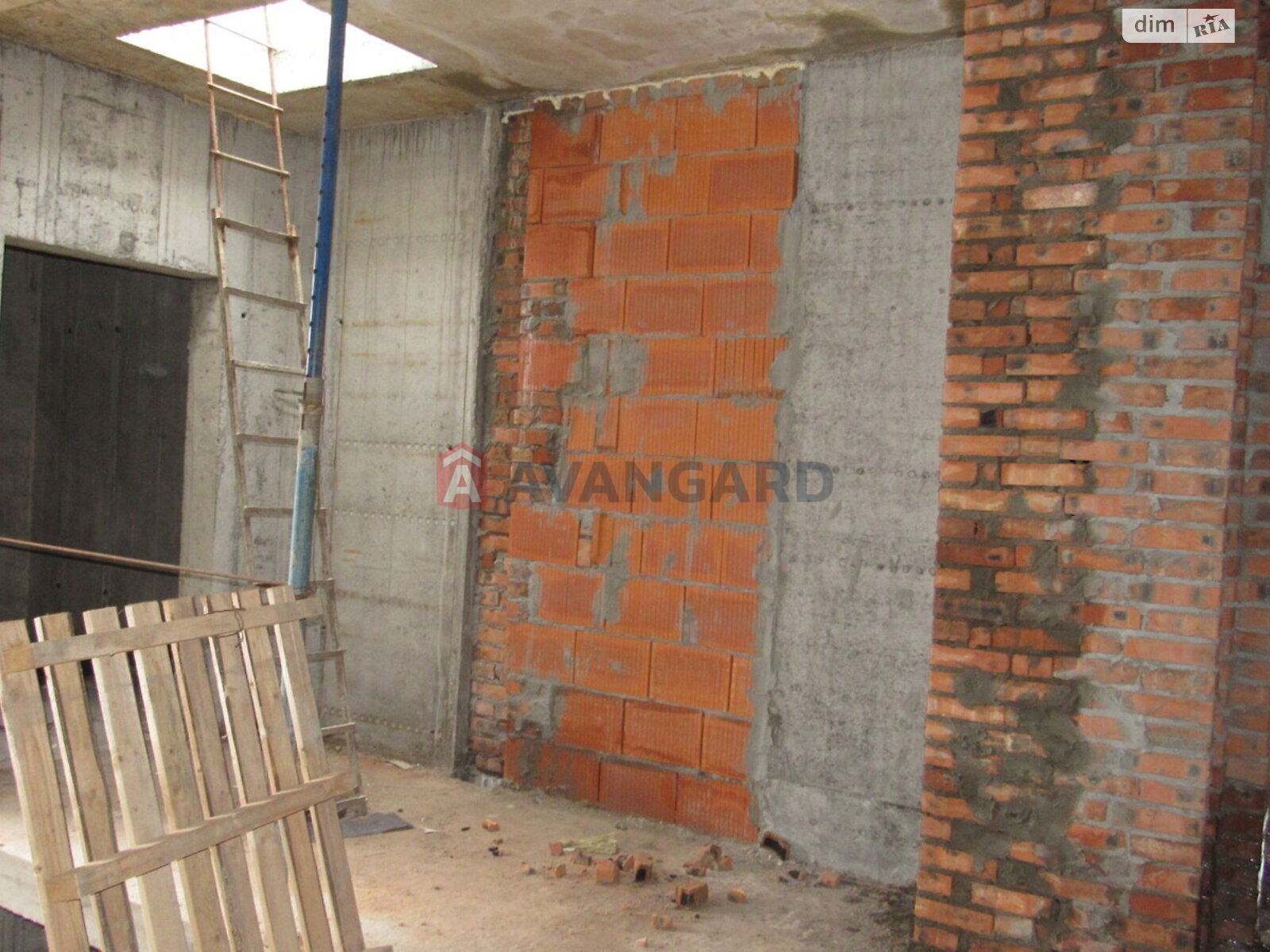 2 ��. ��������, 80.45/27.09/22.97 ��. �., 3/4 ������ ���� 8