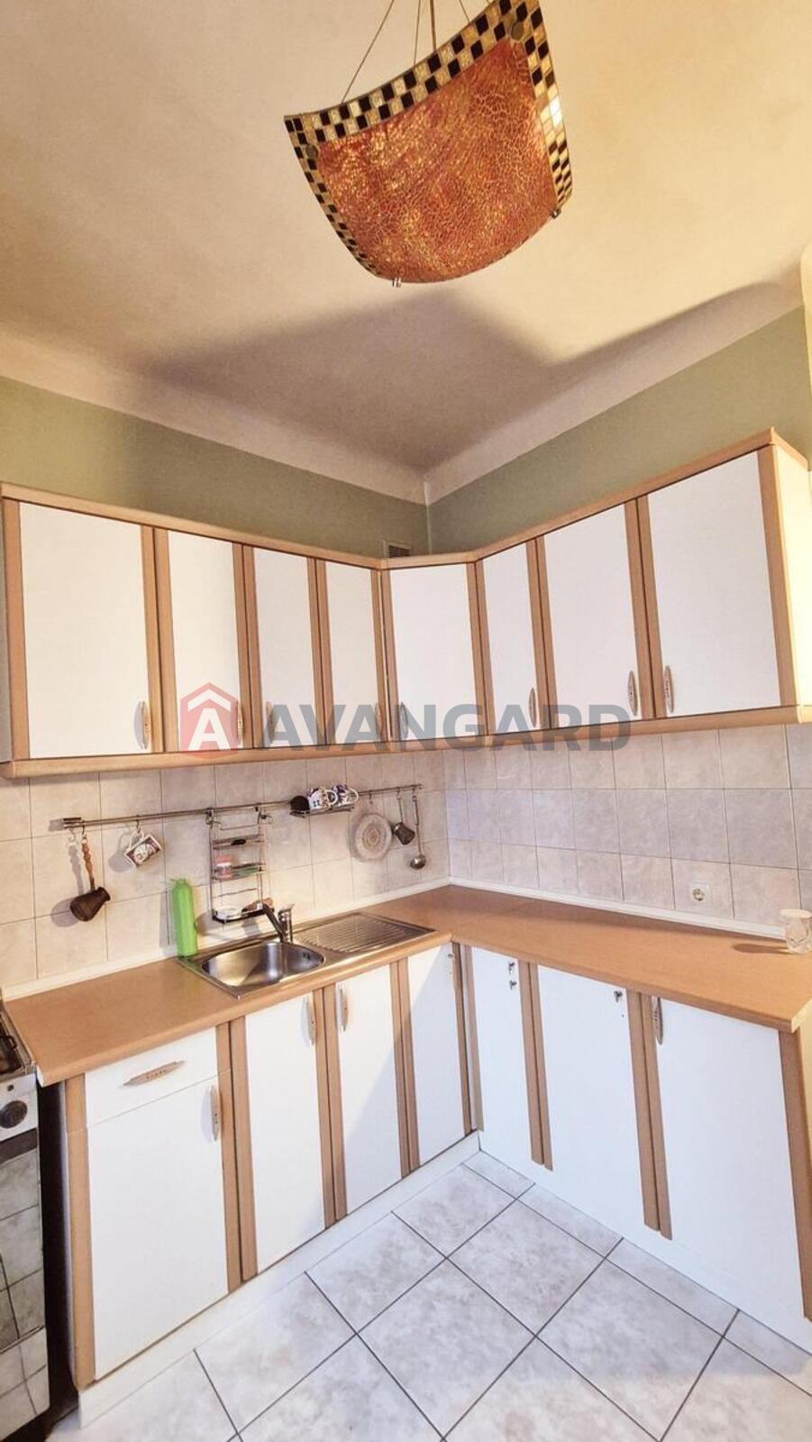 3 ��. ��������, 70/-/9 ��. �., 2/5 ������ ���� 14