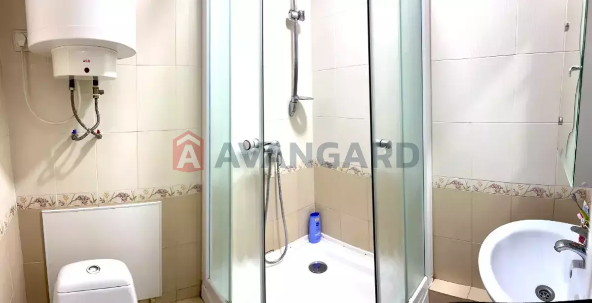 4 ��. ��������, 81/-/- ��. �., 1/10 ������ ���� 15