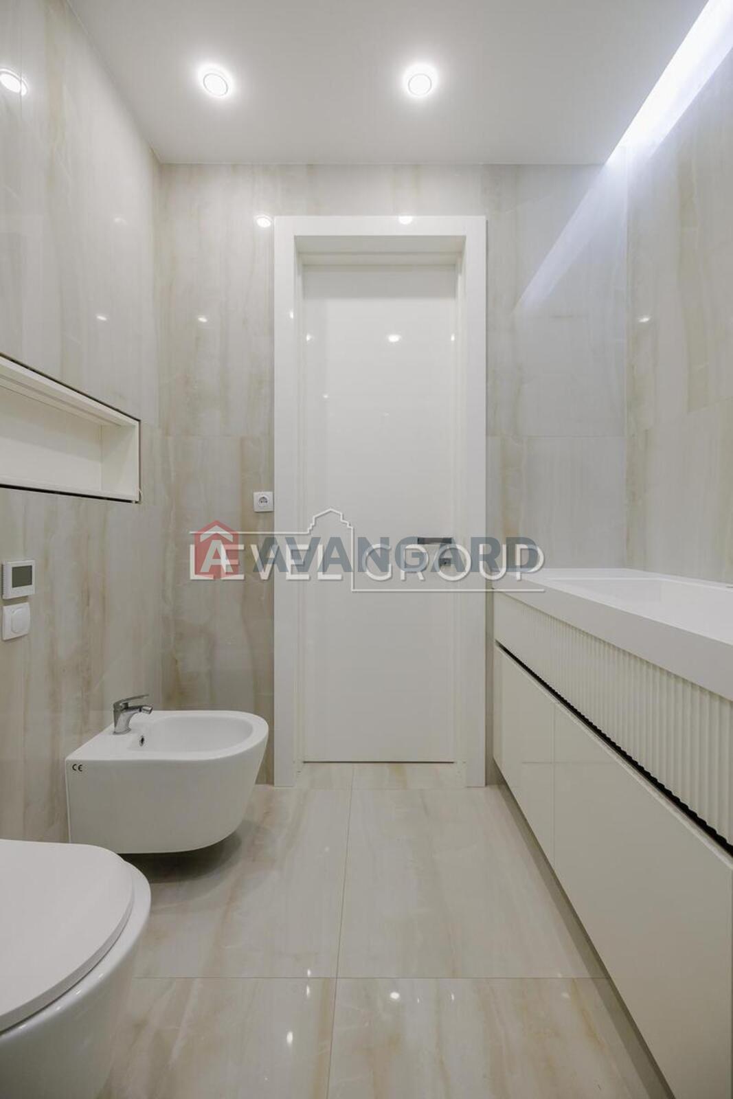 2 ��. ��������, 91/40/27 ��. �., 11/26 ������ ���� 14