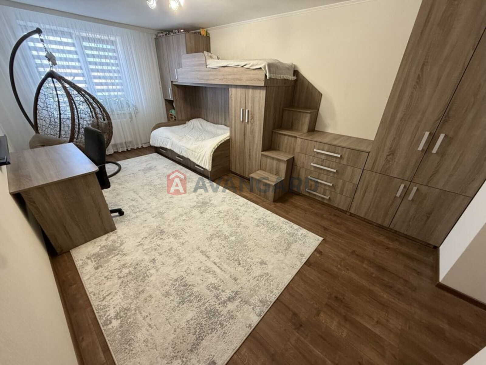 3 ����. ��������, 105/-/18 ��. �., 4/5 ���� ���� 4