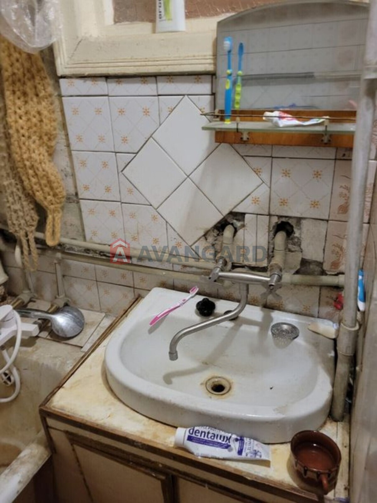 2 . , 50/-/8 . ., 2/4   6