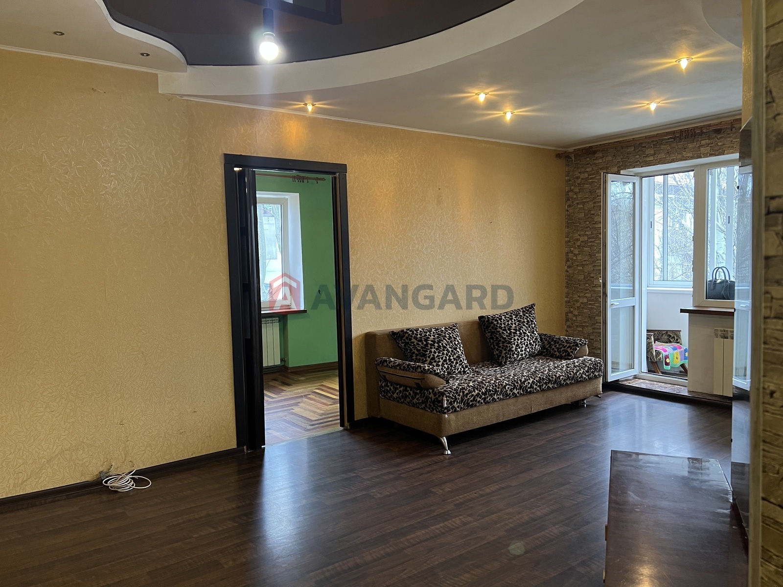 2 ����. ��������, 58/-/6 ��. �., 5/5 ���� ���� 18