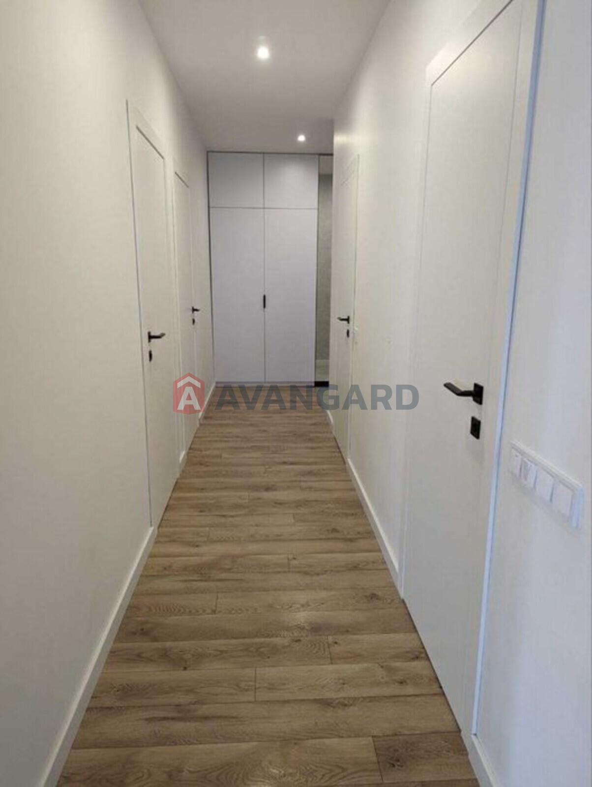 2 ��. ��������, 81/-/15 ��. �., 4/10 ������ ���� 15