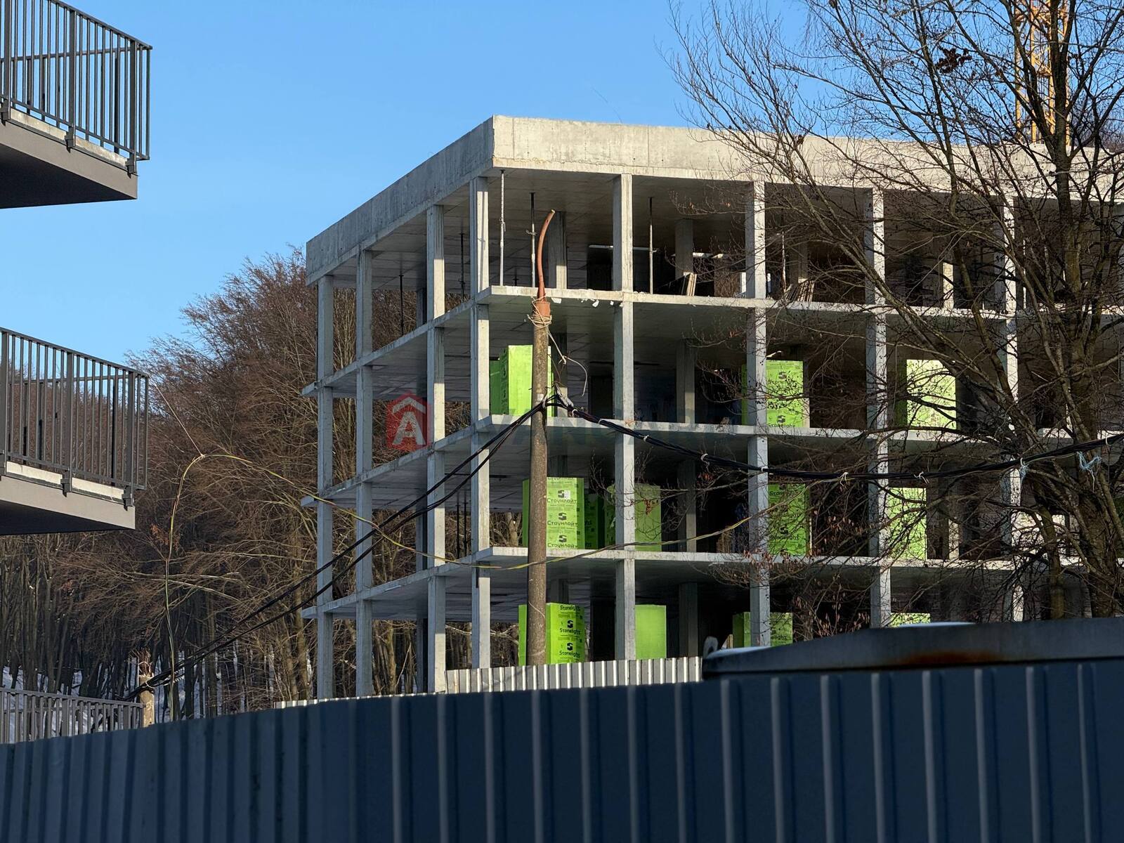 3 ��. ��������, 76.3/42.2/15.4 ��. �., 2/5 ������ ���� 12