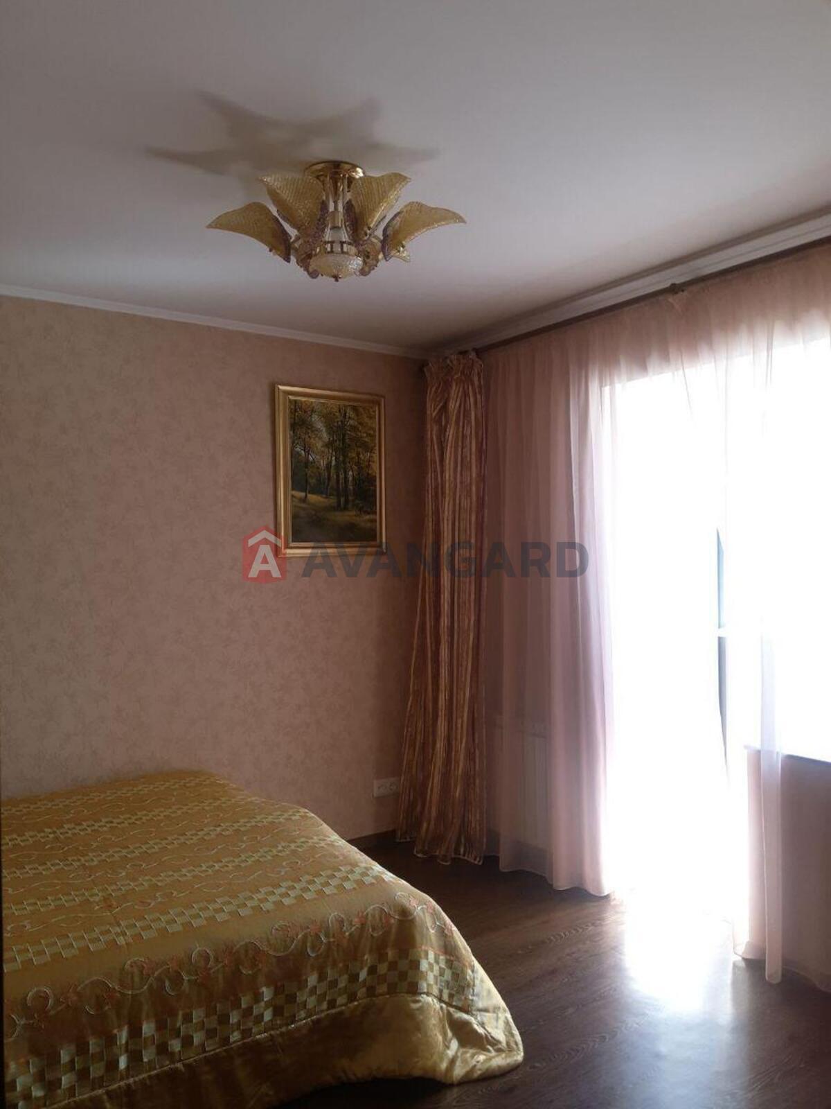 3 ����. ��������, 75/40/8 ��. �., 12/20 ���� ���� 23