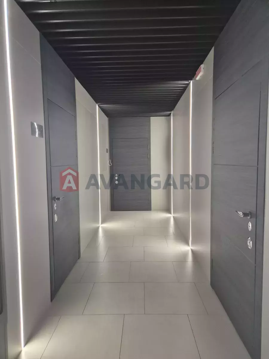 3 ��. ��������, 100/42/25 ��. �., 7/10 ������ ���� 9