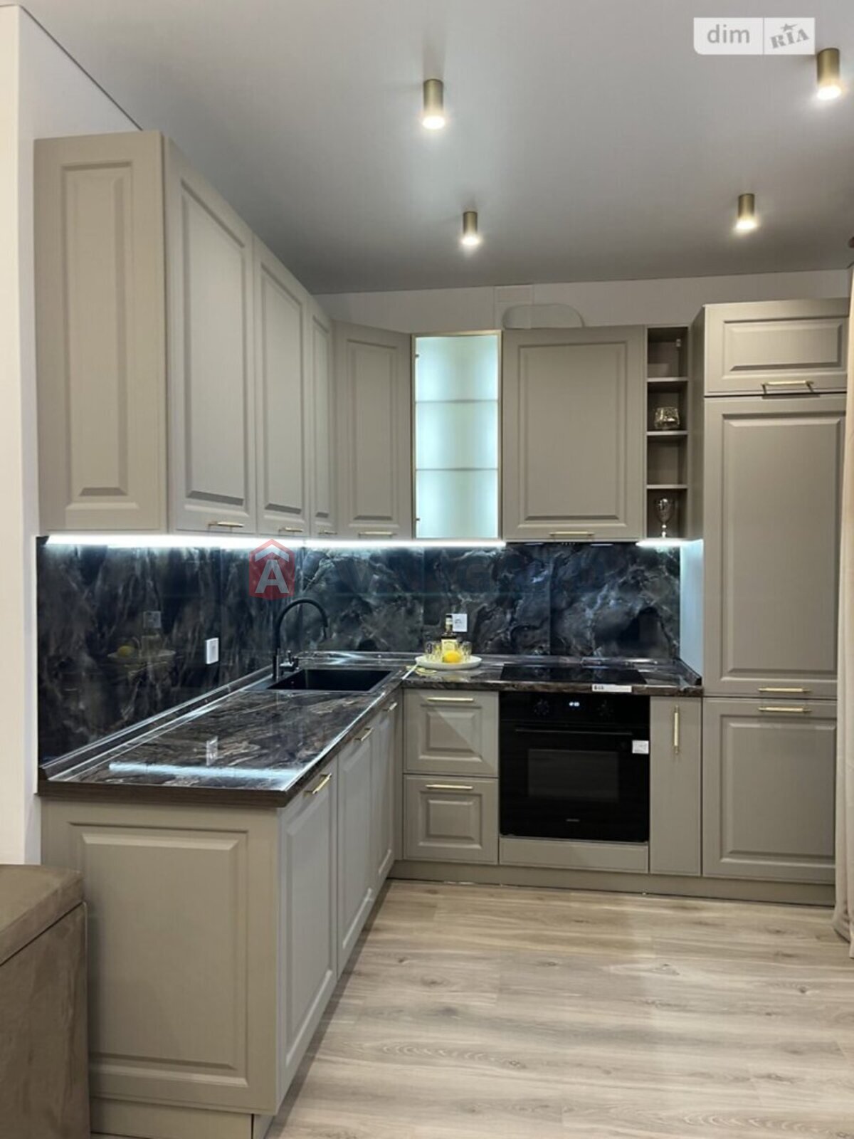 2 ��. ��������, 70/32/26 ��. �., 4/8 ������ ���� 18