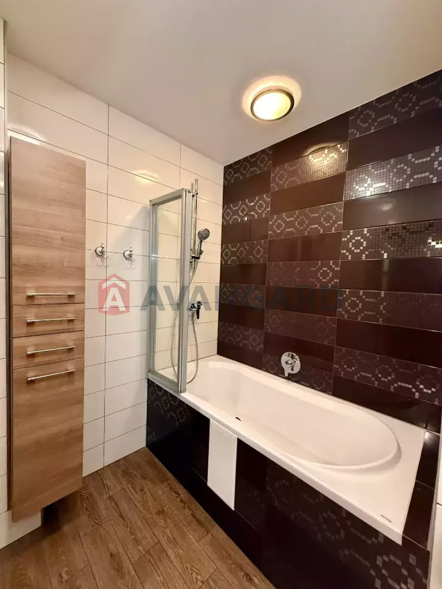 3 ��. ��������, 107/-/- ��. �., 7/16 ������ ���� 10