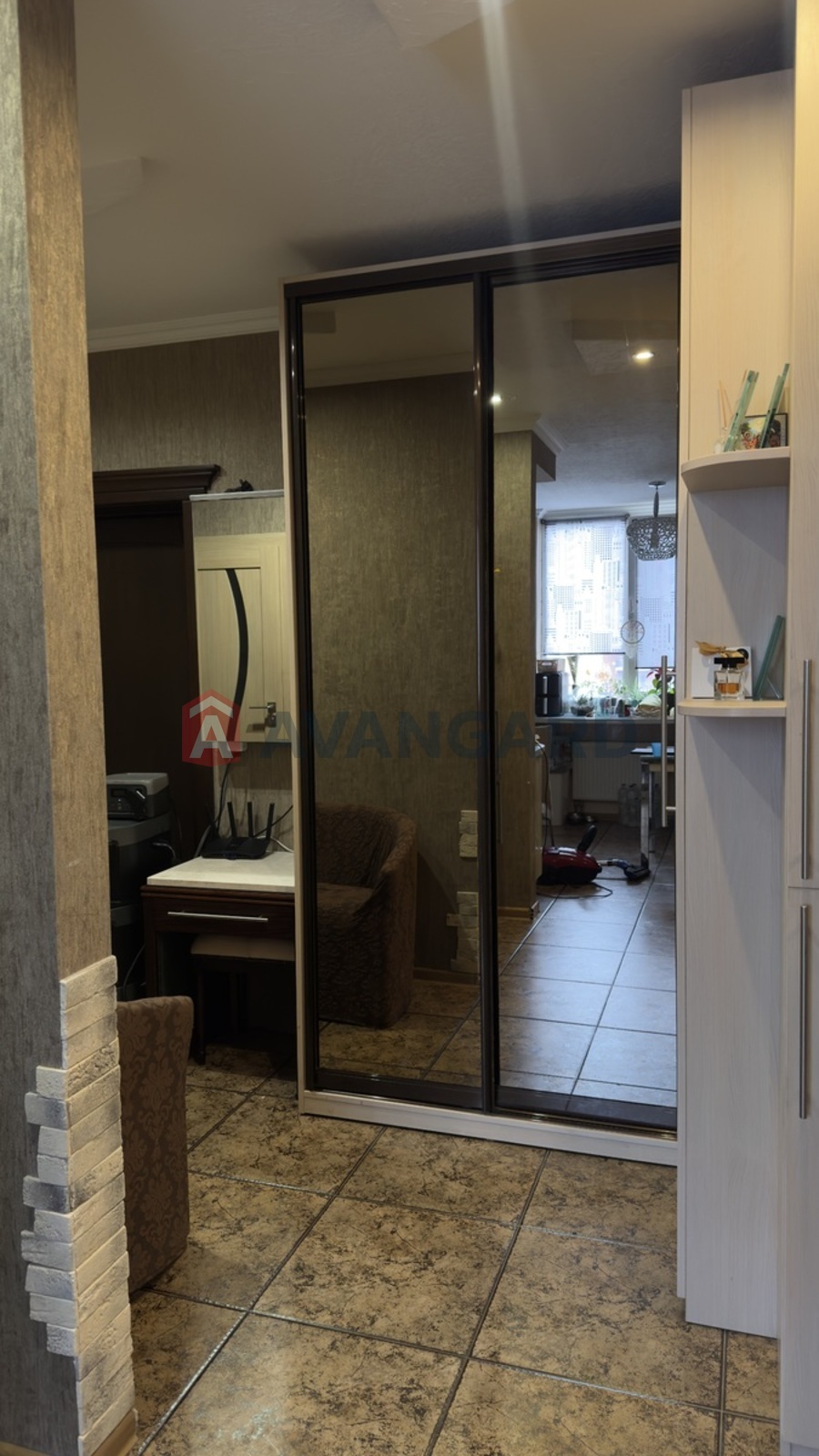 2 ��. ��������, 78/46/11 ��. �., 9/18 ������ ���� 6