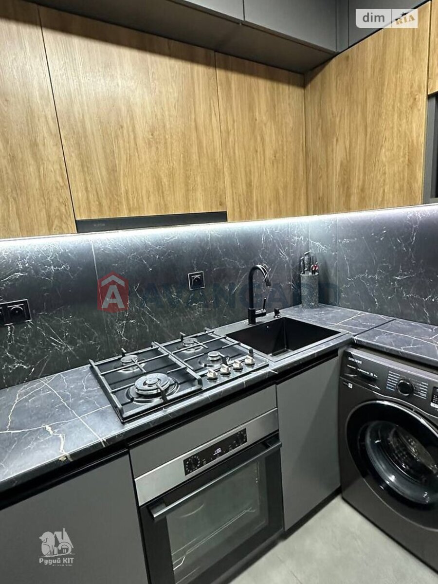 1 ��. ��������, 21/11/4 ��. �., 9/9 ������ ���� 4