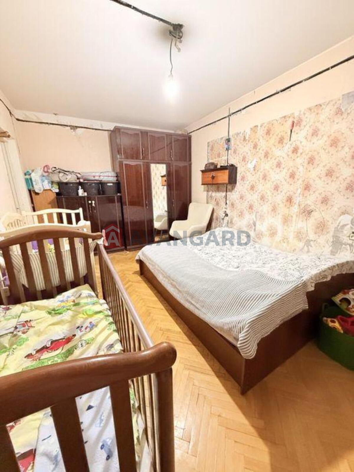 3 ��. ��������, 72/-/8 ��. �., 12/16 ������ ���� 10