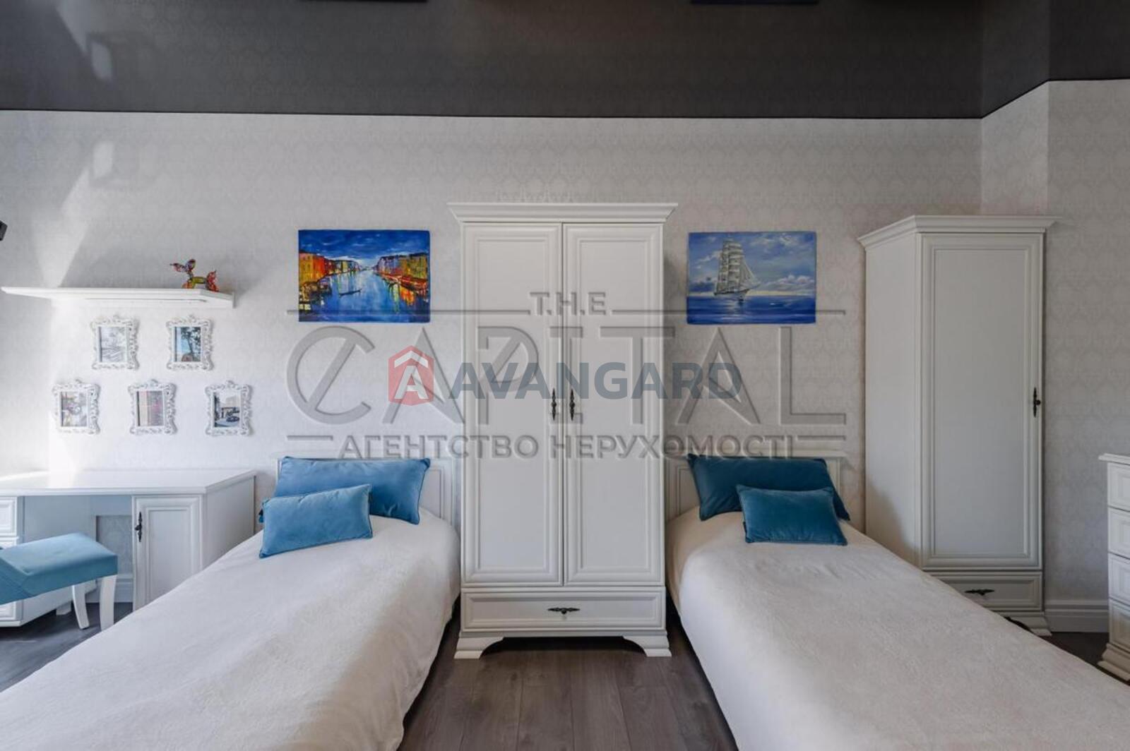 3 ��. ��������, 100/60/20 ��. �., 16/17 ������ ���� 26