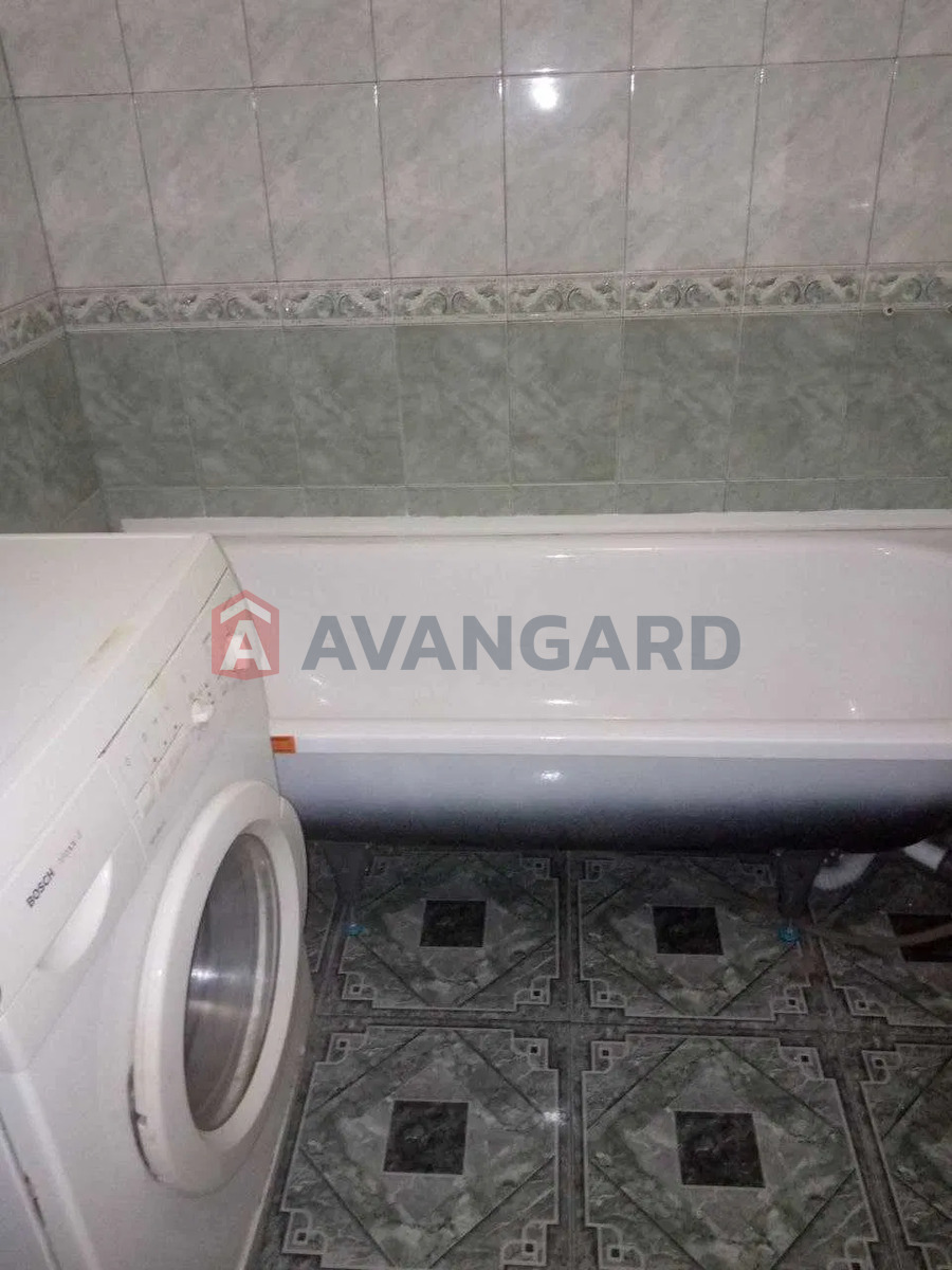 3 . , 69/-/8 . ., 8/9   13