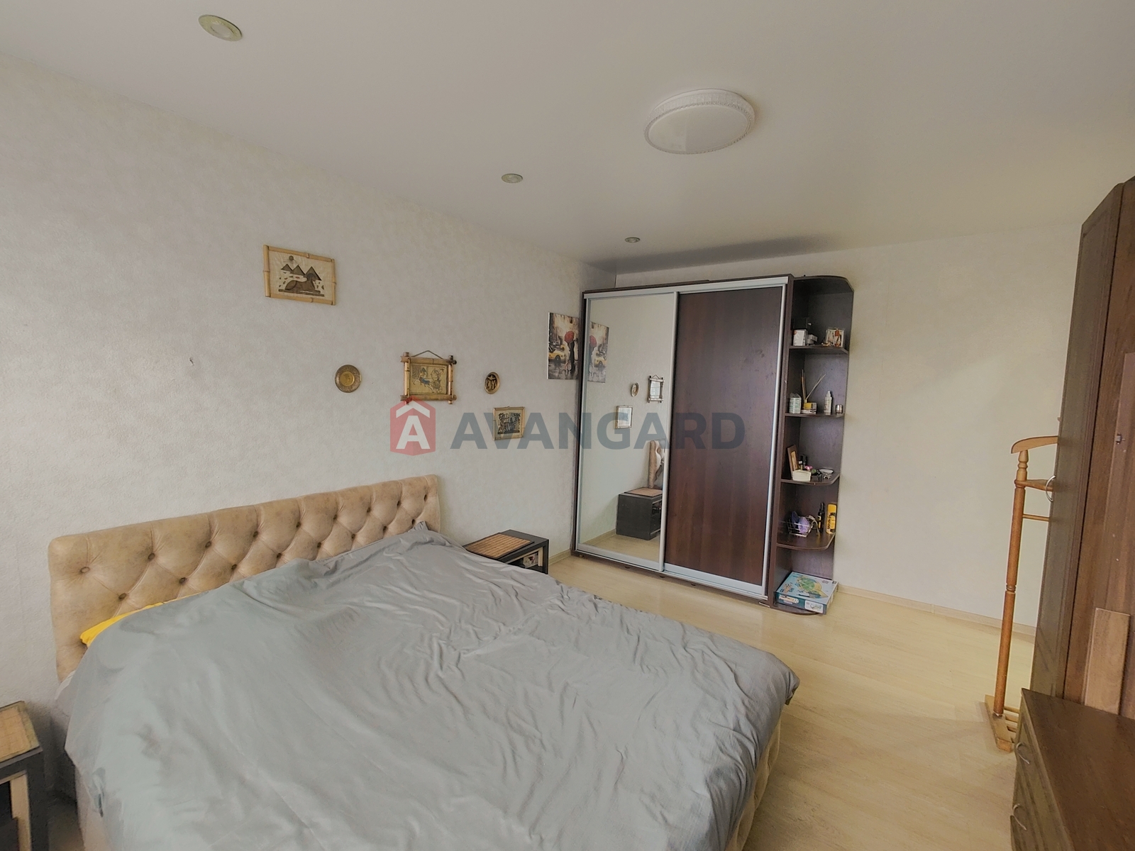 3 ��. ��������, 66/42/10 ��. �., 5/5 ������ ���� 7