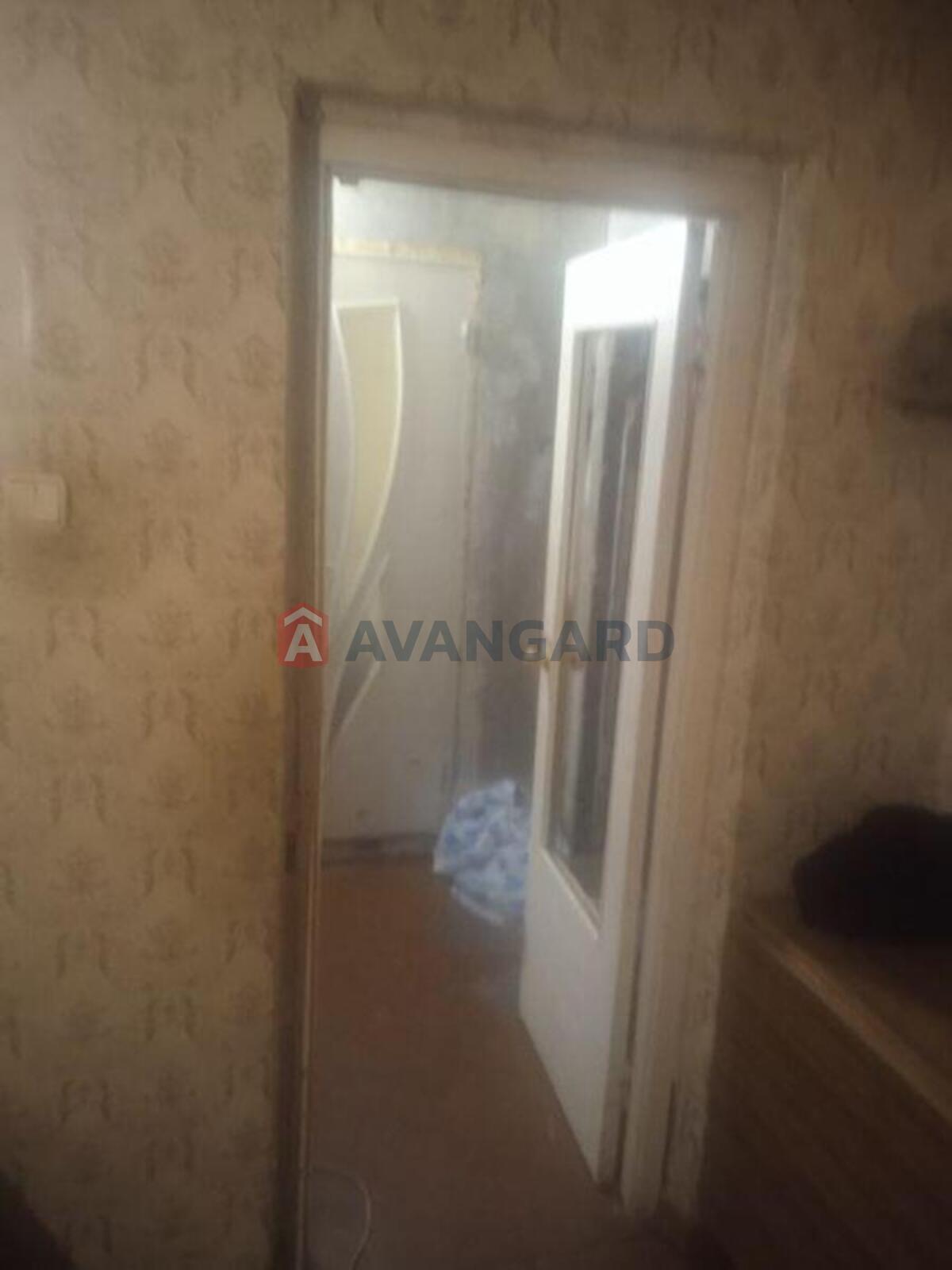 1 ��. ��������, 38/-/8 ��. �., 2/9 ������ ���� 4