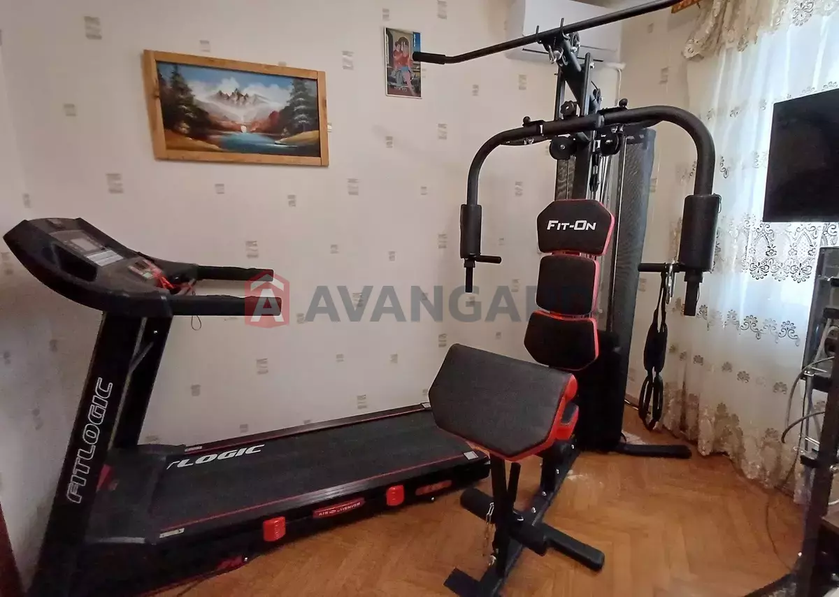 3 ��. ��������, 68/38/9 ��. �., 9/10 ������ ���� 17