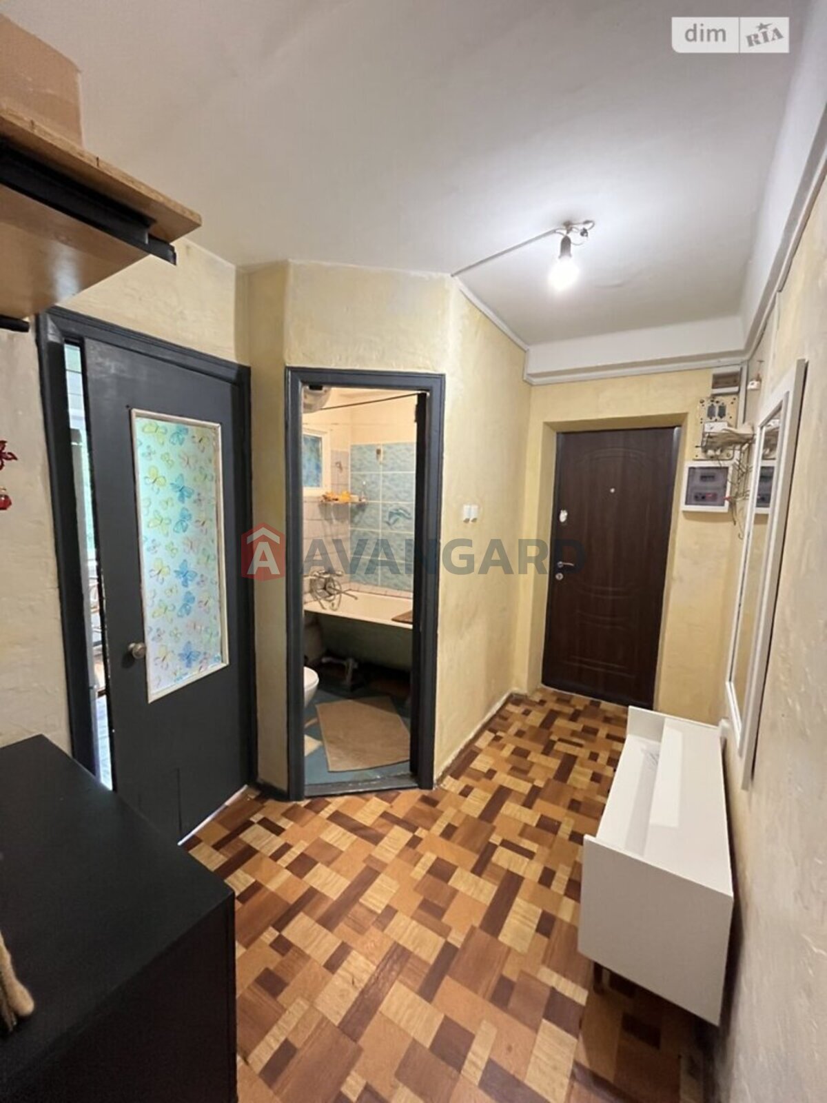 2 ��. ��������, 42/35/6 ��. �., 4/5 ������ ���� 1