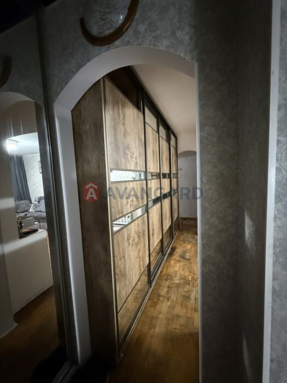 3 ��. ��������, 62/-/9 ��. �., 9/9 ������ ���� 10