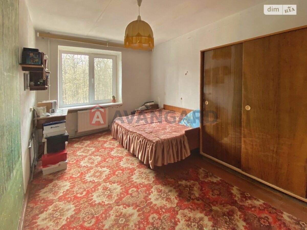 3 ��. ��������, 65/39/8 ��. �., 4/5 ������ ���� 1