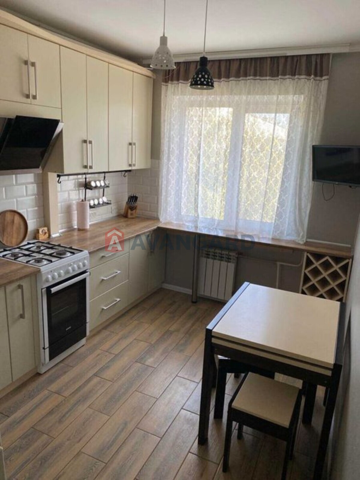 3 ��. ��������, 65/-/10 ��. �., 5/9 ������ ���� 2