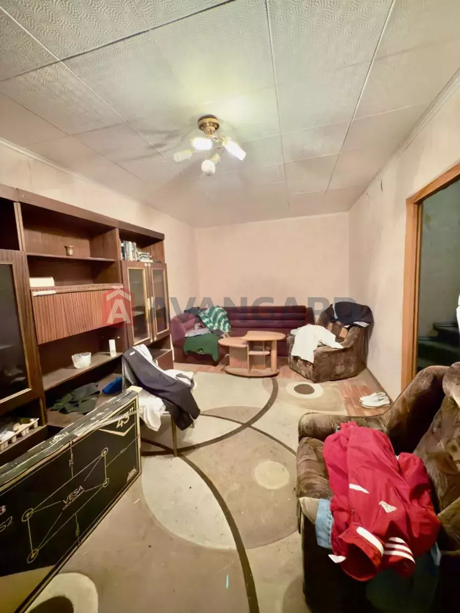 4 ����. ��������, 73/-/8 ��. �., 9/10 ���� ���� 9