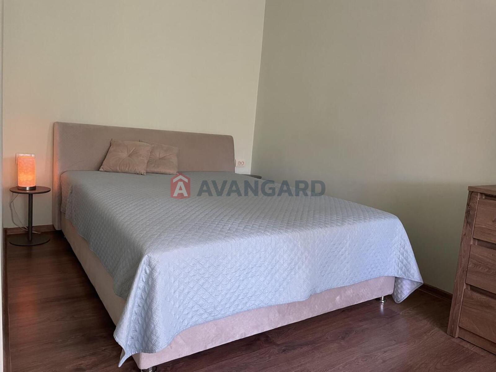 1 ��. ��������, 37/18/6 ��. �., 4/9 ������ ���� 17