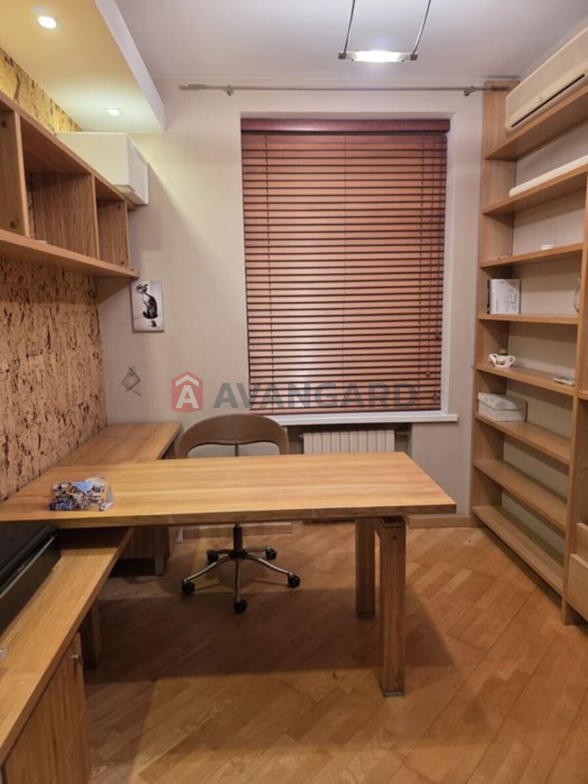 4 ��. ��������, 110/-/20 ��. �., 4/4 ������ ���� 8